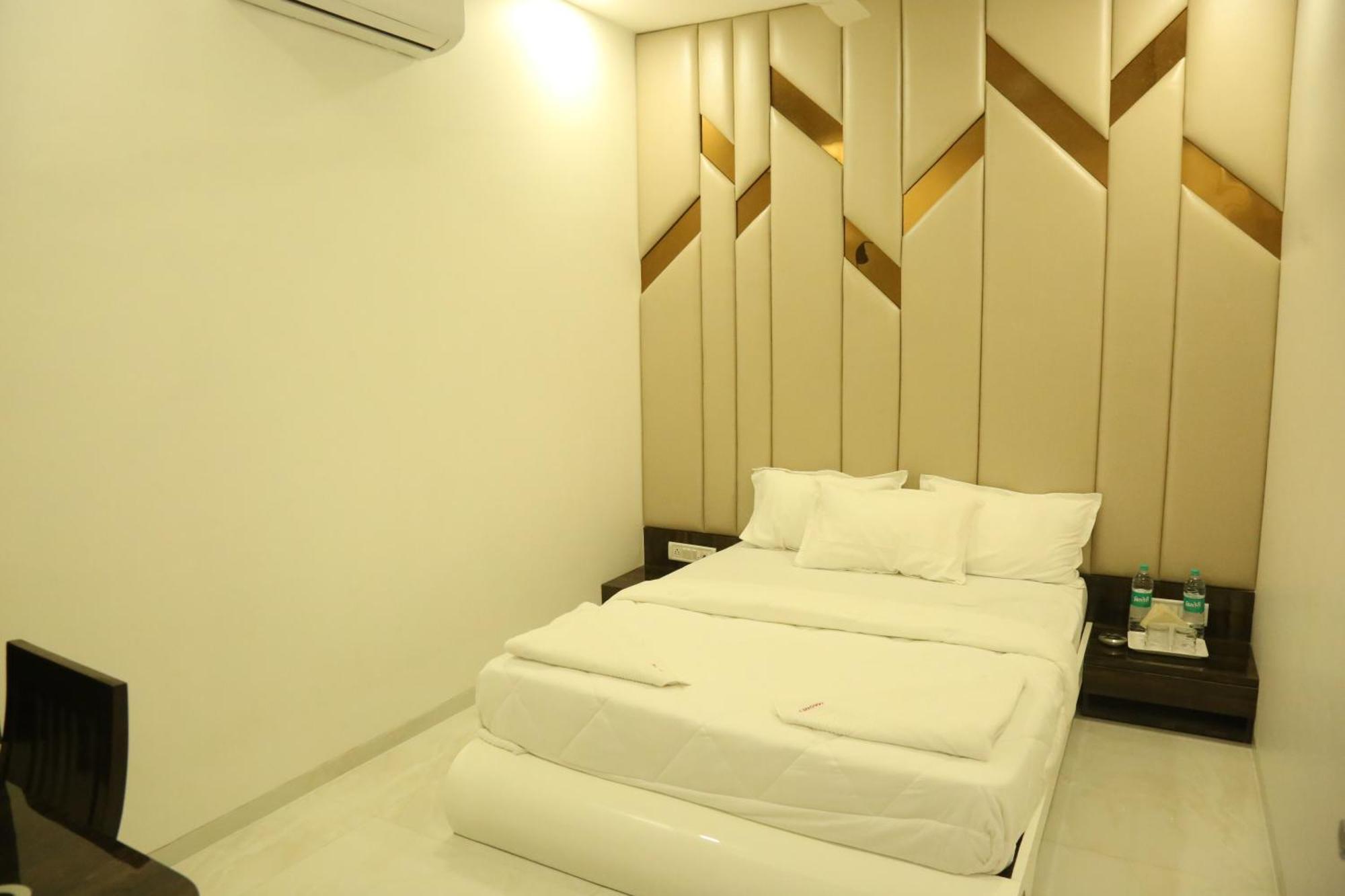 Hotel Magnum Airport T-2 Bombay Eksteriør billede